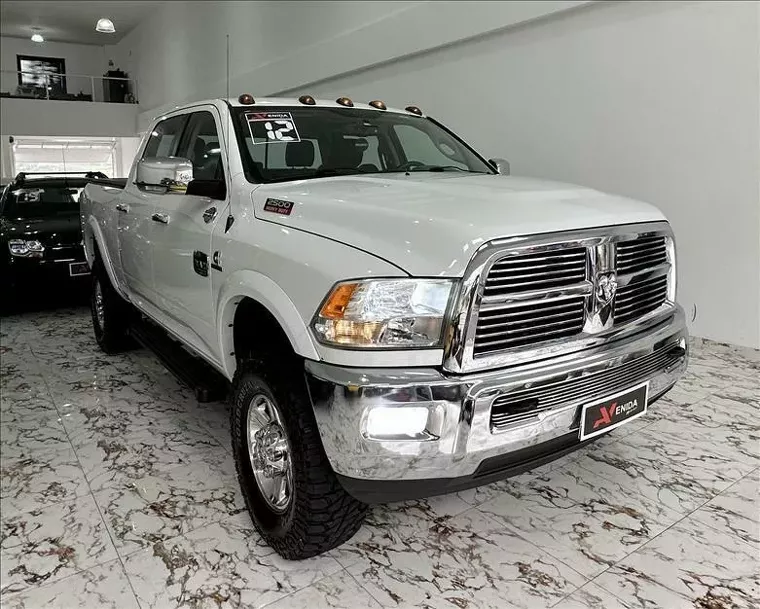 RAM 2500 Branco 1