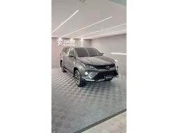 Toyota Hilux SW4