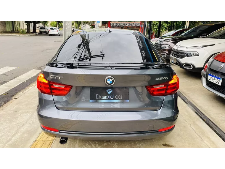 BMW 320i Cinza 9