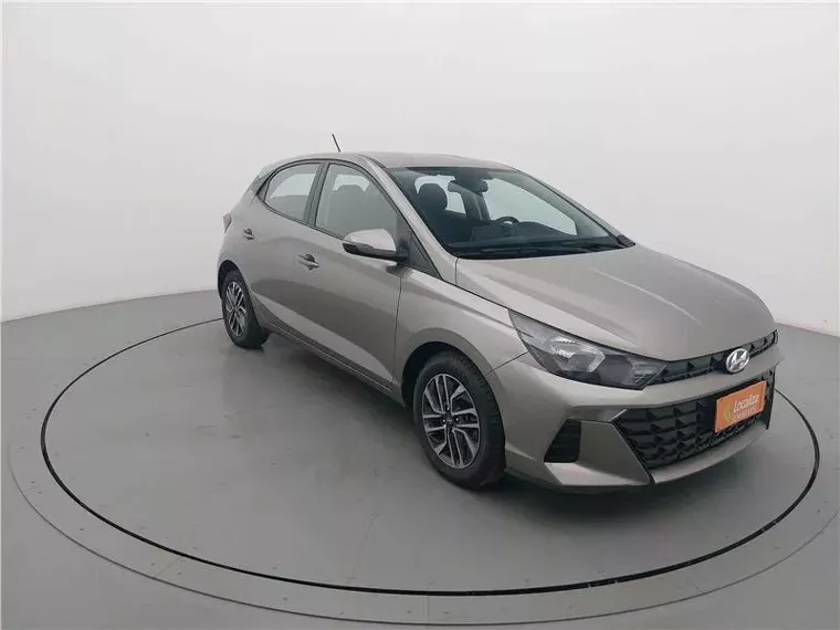 Hyundai HB20 Prata 15