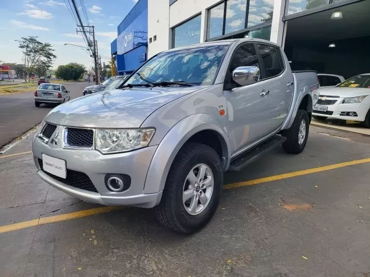 Mitsubishi L200 Triton Prata 2