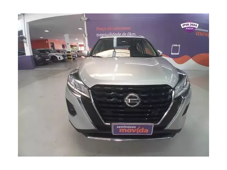 Nissan Kicks Prata 3