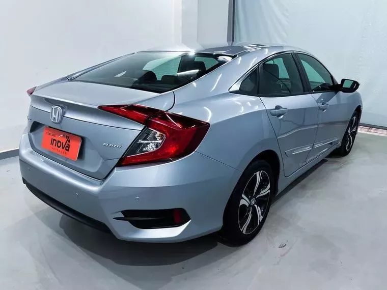 Honda Civic Prata 10