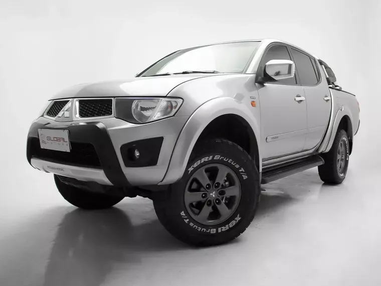 Mitsubishi L200 Triton Prata 5