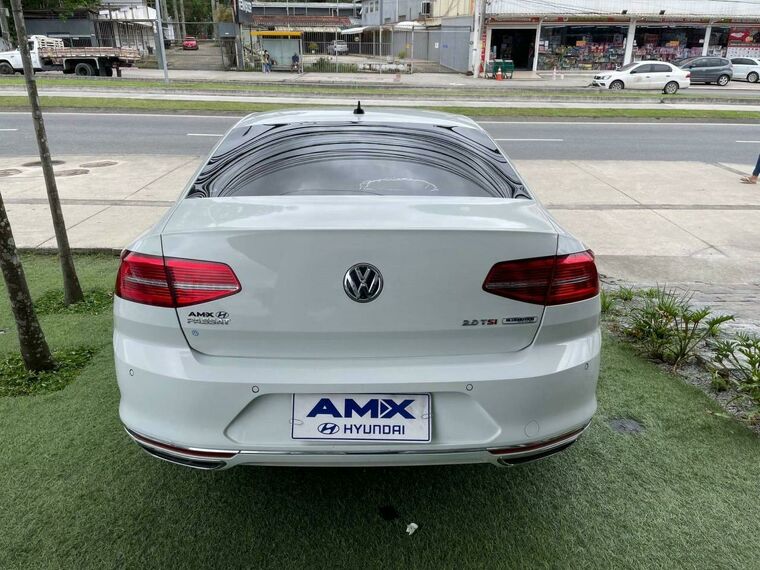 Volkswagen Passat Branco 6
