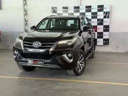 Toyota Hilux SW4
