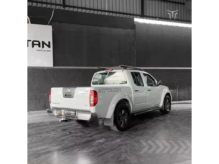 Nissan Frontier Branco 5