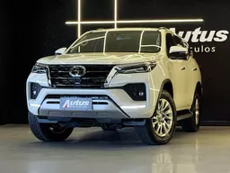 Toyota Hilux SW4