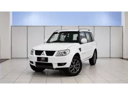 Mitsubishi Pajero TR4