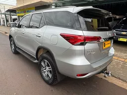 Toyota Hilux SW4