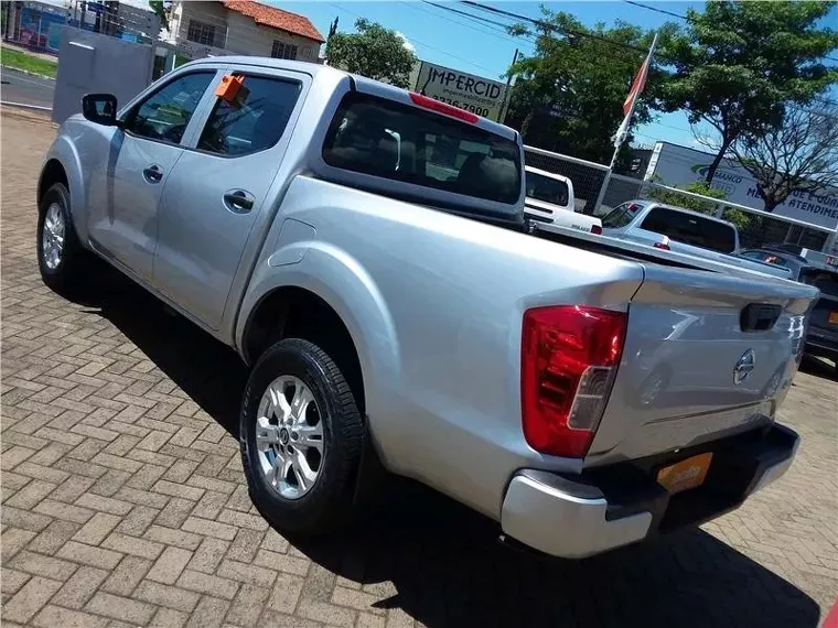 Nissan Frontier Prata 9