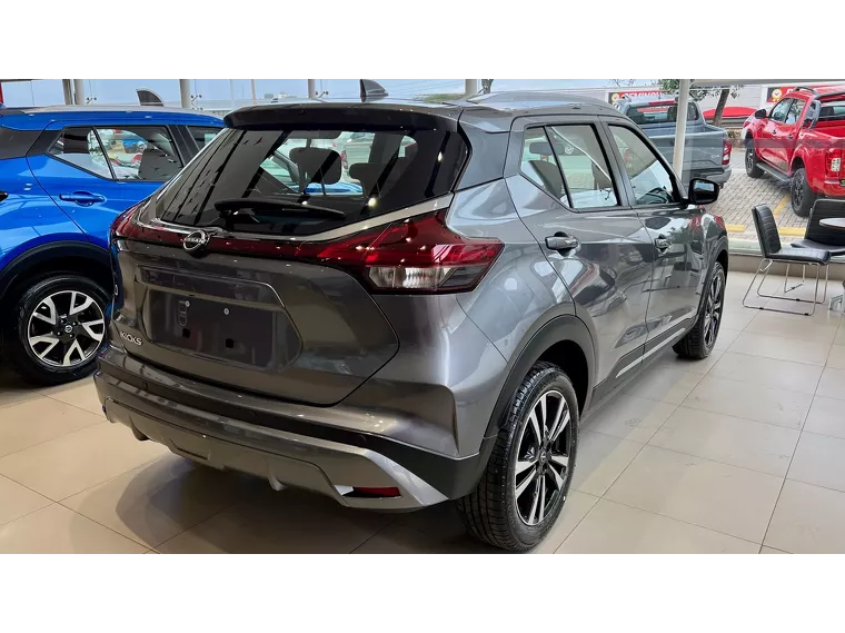 Nissan Kicks Cinza 16