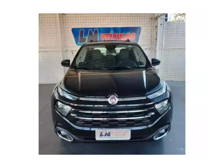 Fiat Toro Preto 4