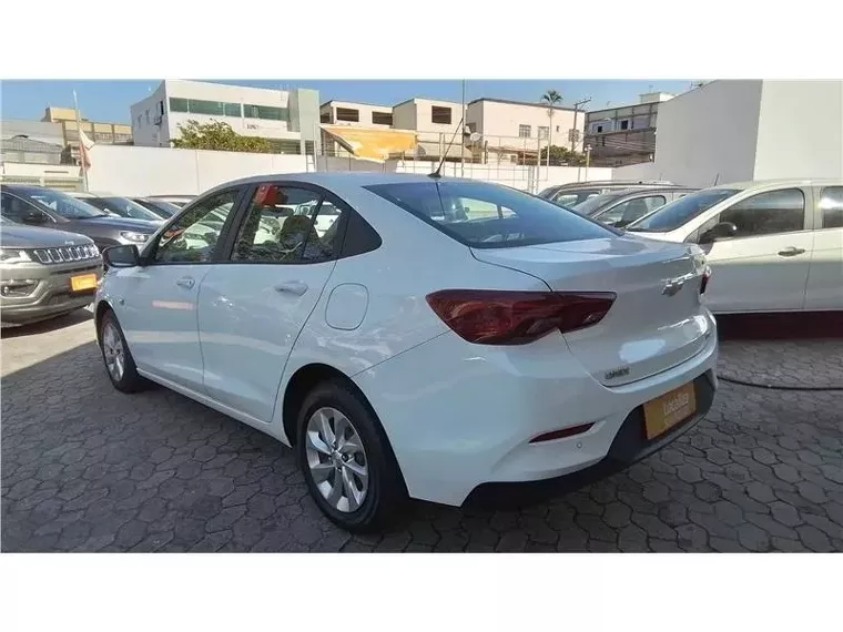 Chevrolet Onix Branco 6