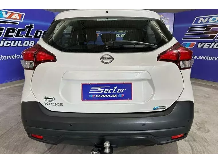 Nissan Kicks Branco 6