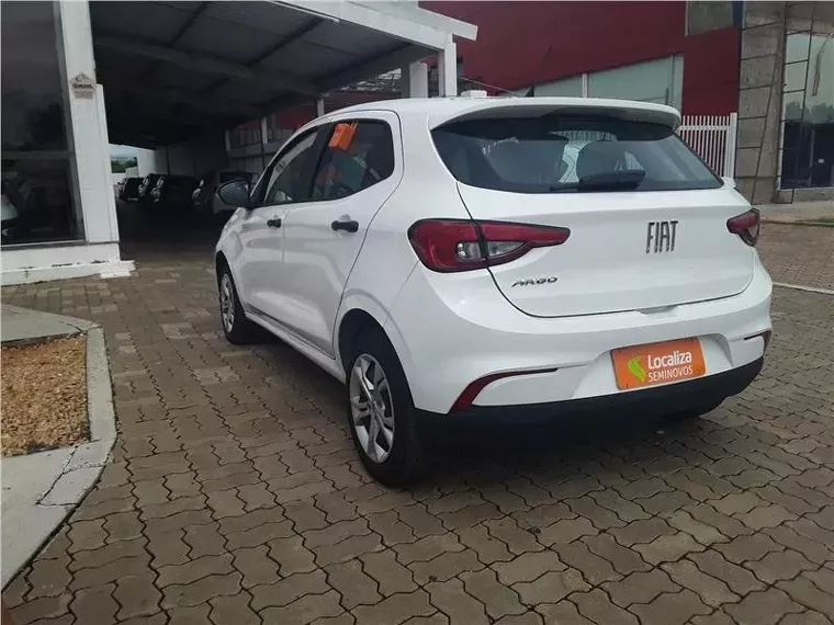 Fiat Argo Branco 16