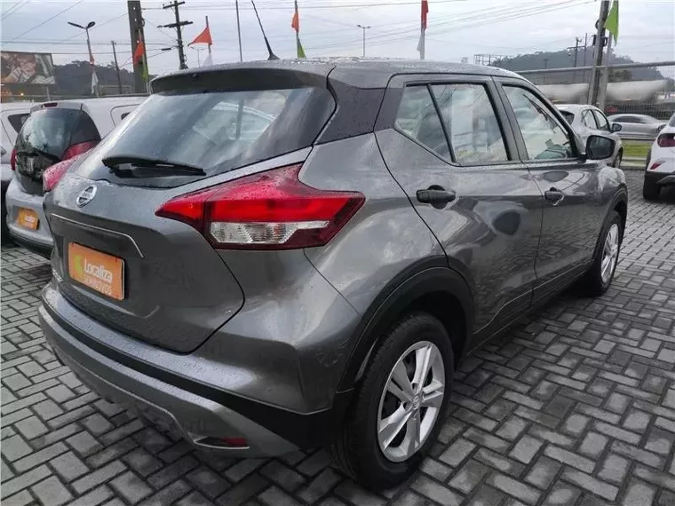 Nissan Kicks Cinza 6