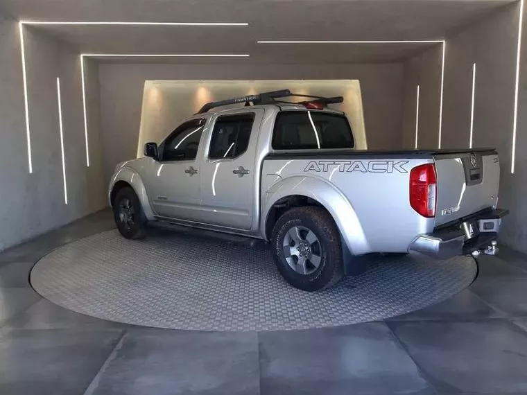 Nissan Frontier Prata 10