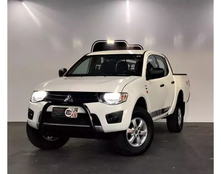 Mitsubishi L200 Triton Branco 6