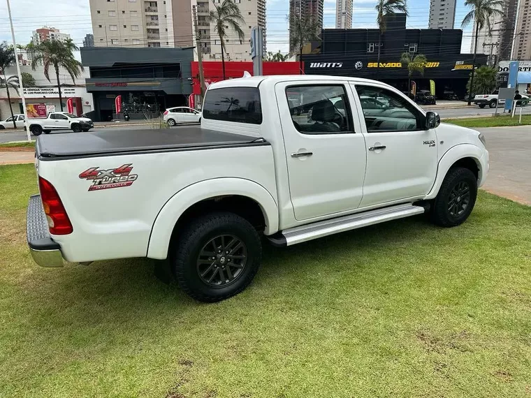 Toyota Hilux Branco 2