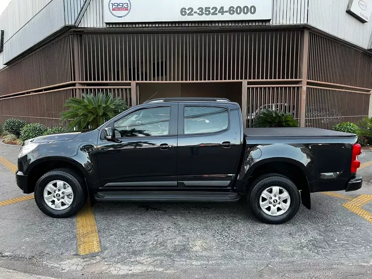 Chevrolet S10 Preto 25