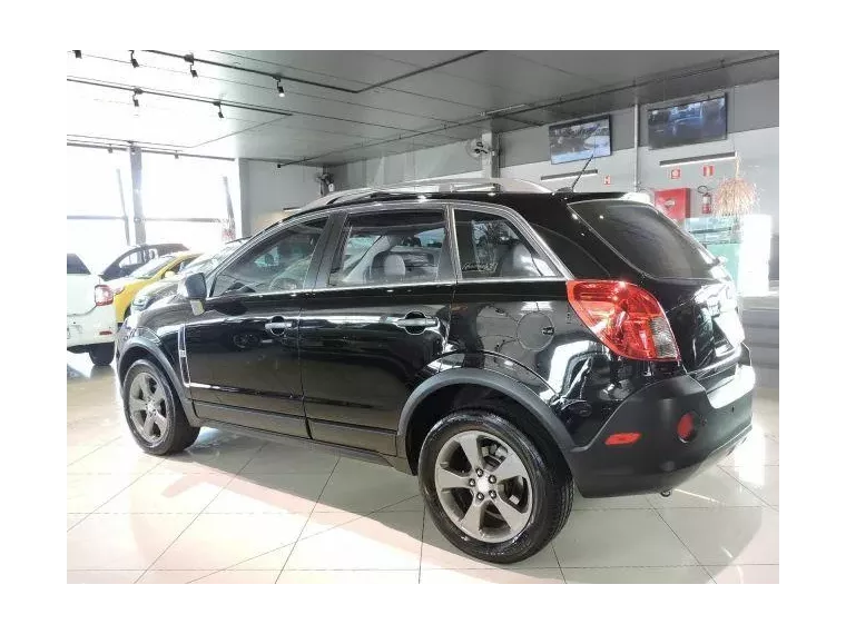 Chevrolet Captiva Preto 2