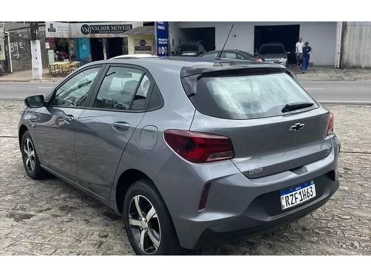 Chevrolet Onix Cinza 5