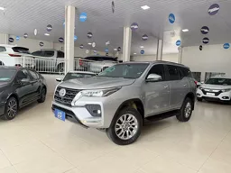 Toyota Hilux SW4