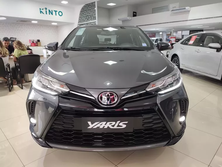 Toyota Yaris Cinza 5