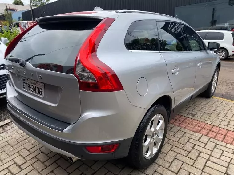 Volvo XC60 Prata 3