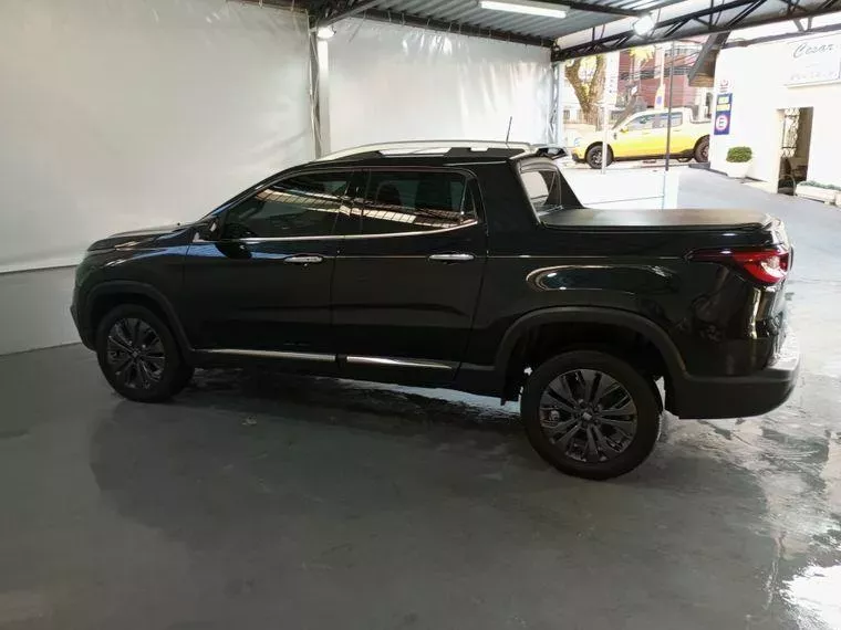 Fiat Toro Preto 13