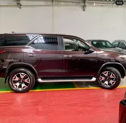 Toyota Hilux SW4