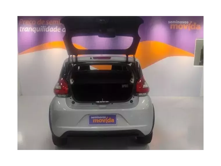 Fiat Mobi Prata 5