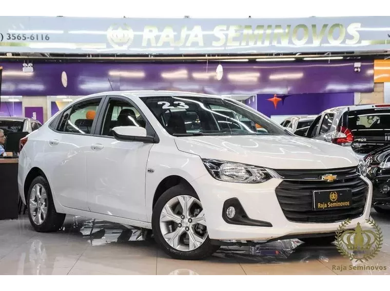 Chevrolet Onix Branco 7