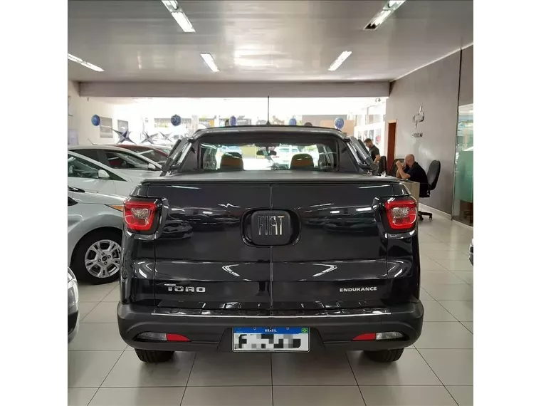 Fiat Toro Preto 4