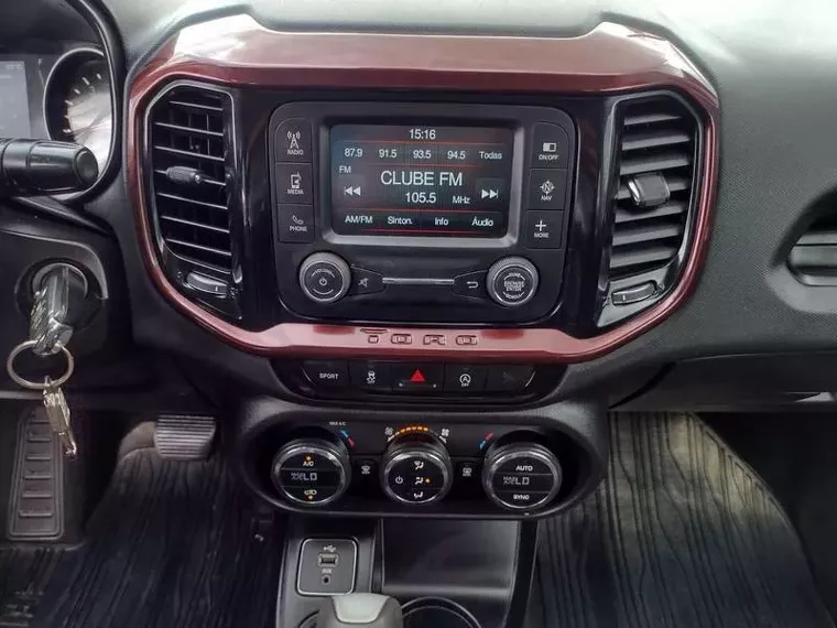 Fiat Toro Prata 18