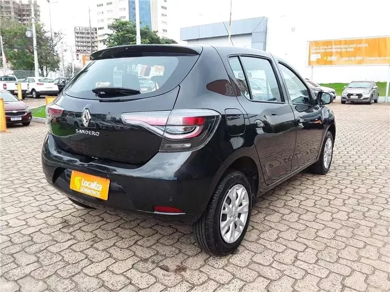 Renault Sandero Preto 6