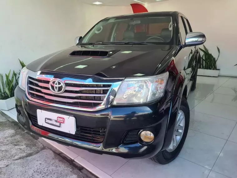 Toyota Hilux Preto 9