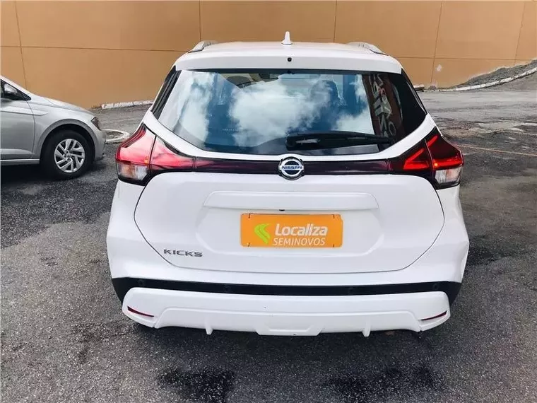 Nissan Kicks Branco 2