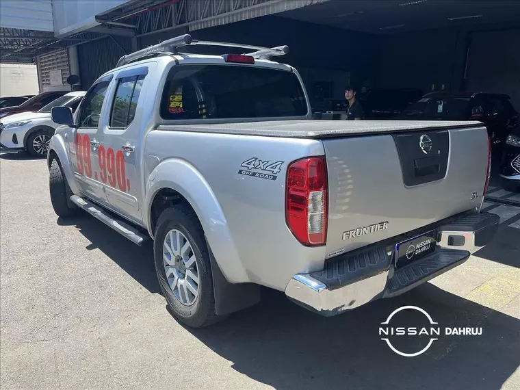 Nissan Frontier Prata 10