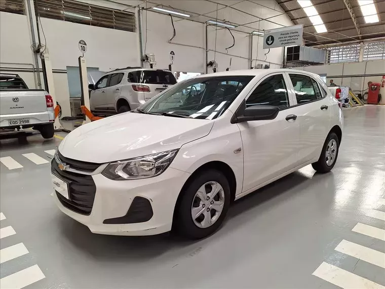 Chevrolet Onix Branco 1