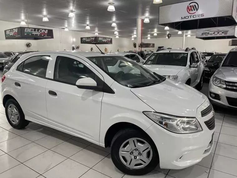 Chevrolet Onix Branco 3