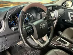Toyota Hilux SW4