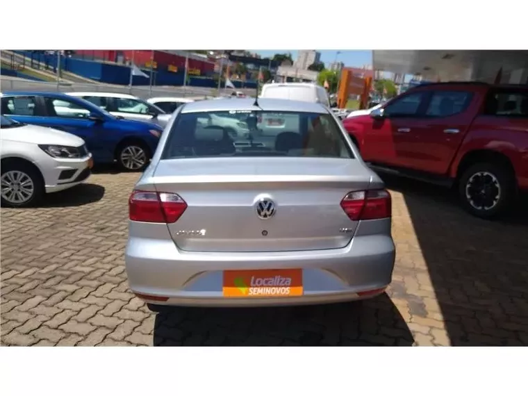 Volkswagen Voyage Prata 9