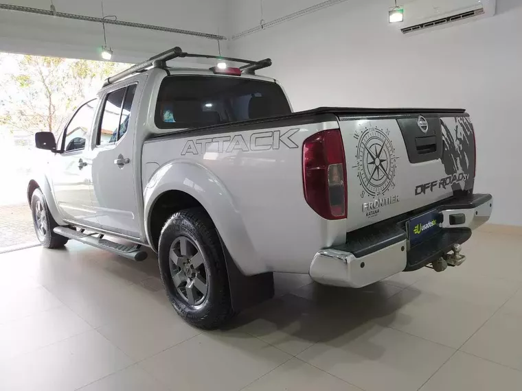 Nissan Frontier Prata 20