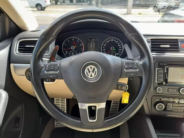 Volkswagen Jetta Preto 10