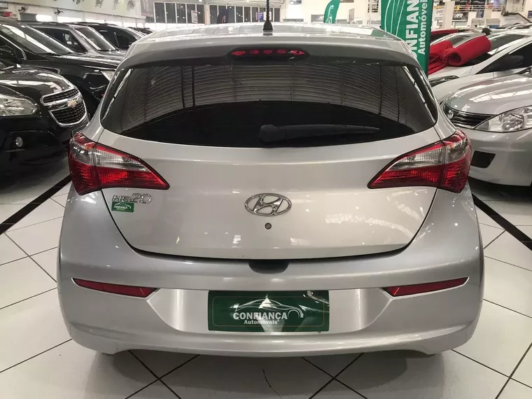 Hyundai HB20 Prata 2