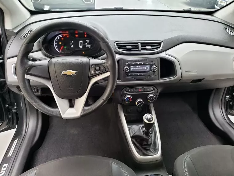 Chevrolet Onix Cinza 12