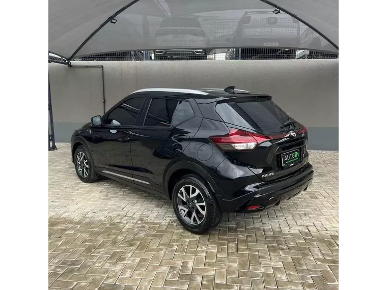 Nissan Kicks Preto 4