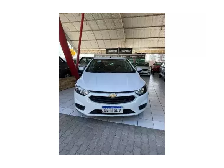 Chevrolet Onix Branco 1